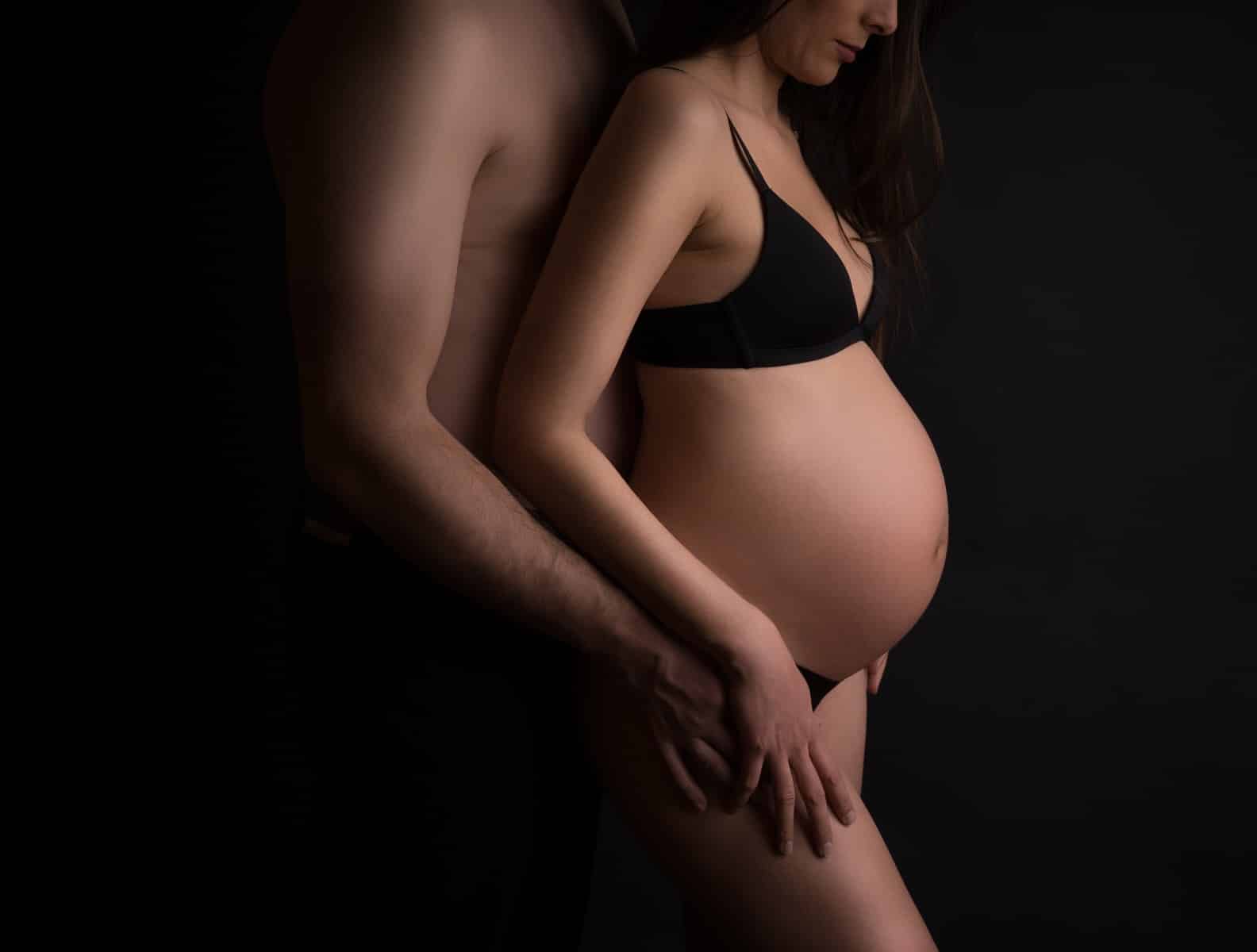 Sécurité du nouveau-né pendant une séance photos - Photographe bébé  maternité Ste Maxime 83120