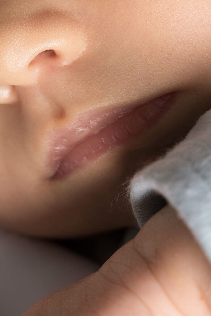 studio-balzac-photographe-naissance-nouveau-ne