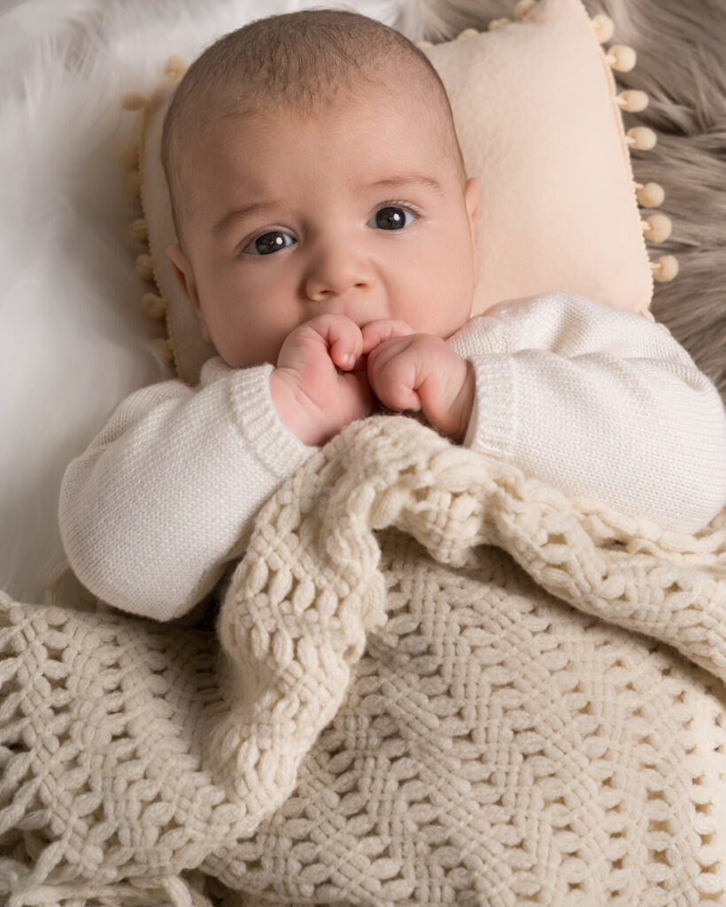 studio-balzac-photographe-naissance-nouveau-ne